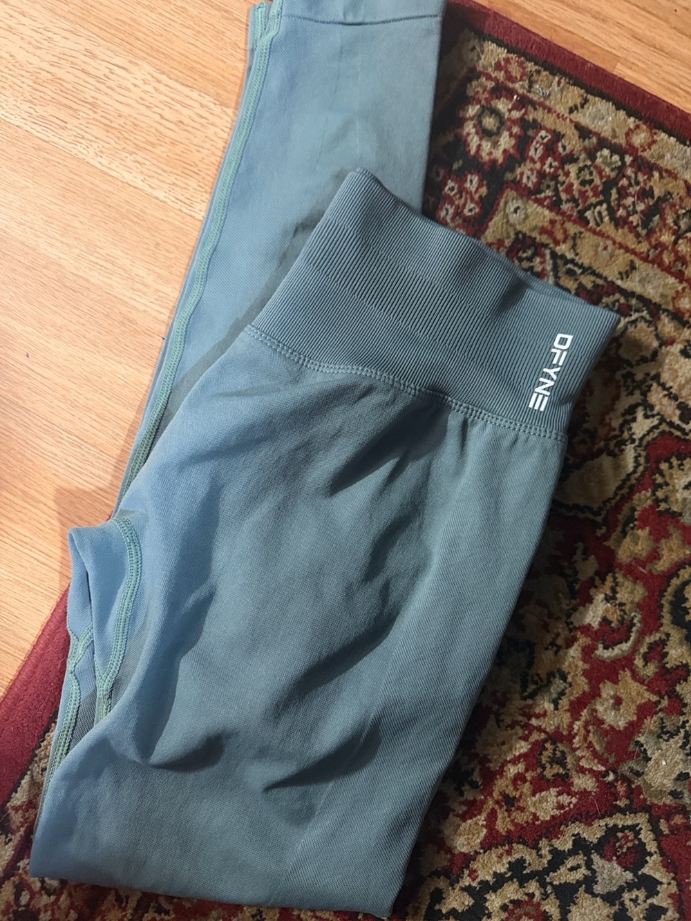 DFYNE impact Leggings in Sage Green M